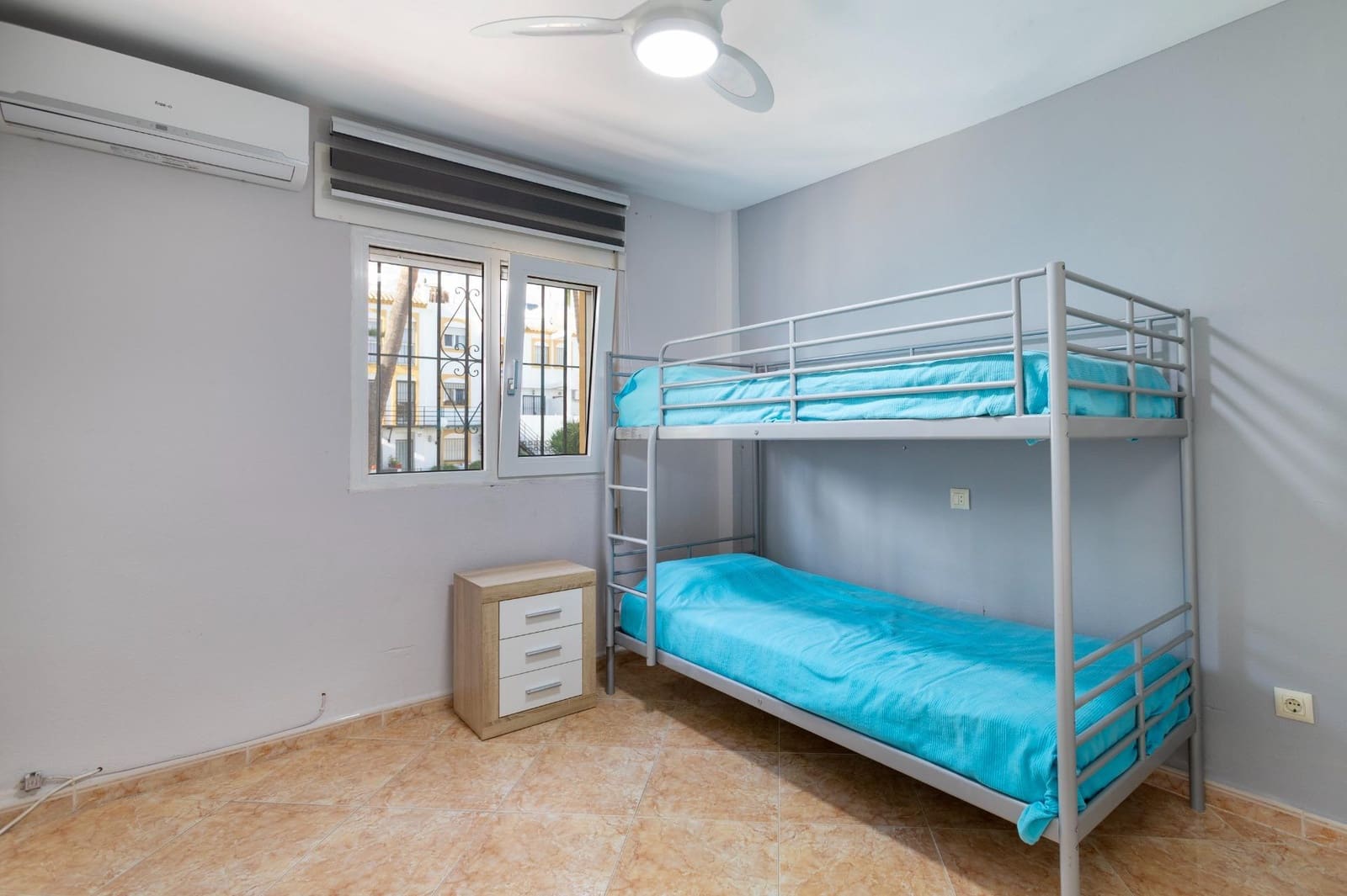 3 makuuhuone Rivitalo myytävänä paikassa Torremolinos mukana uima-altaan 
autotalli - 375 000 € (Ref: 9411153)