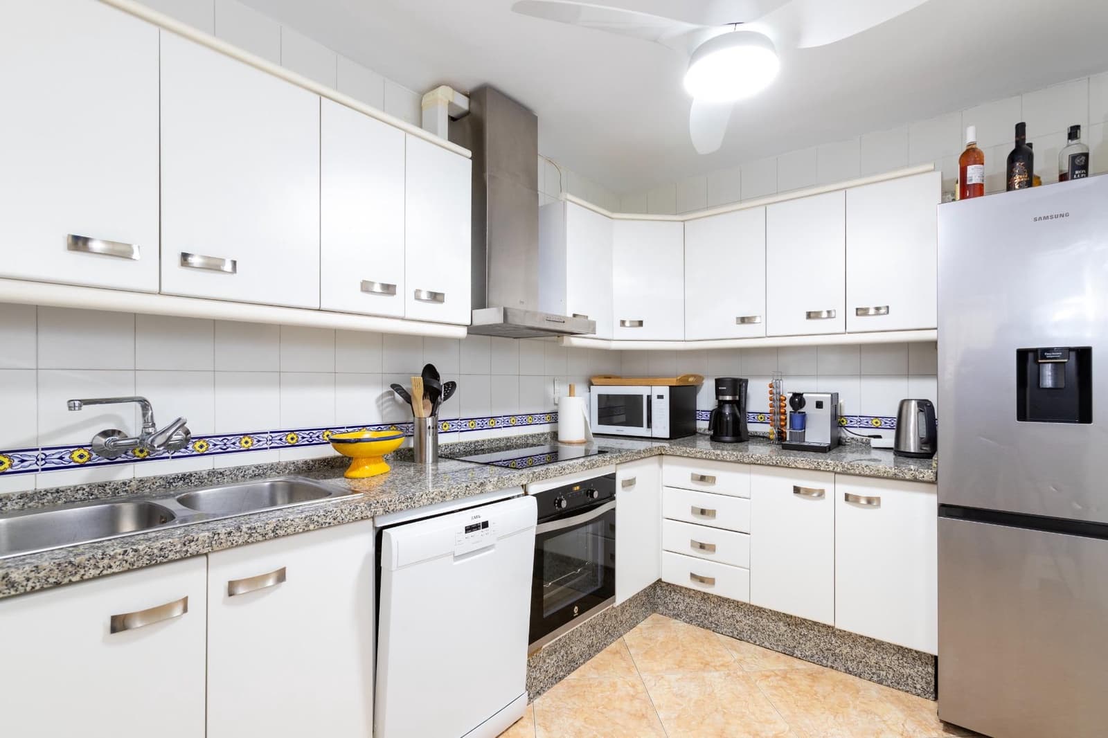 3 makuuhuone Rivitalo myytävänä paikassa Torremolinos mukana uima-altaan 
autotalli - 375 000 € (Ref: 9411153)