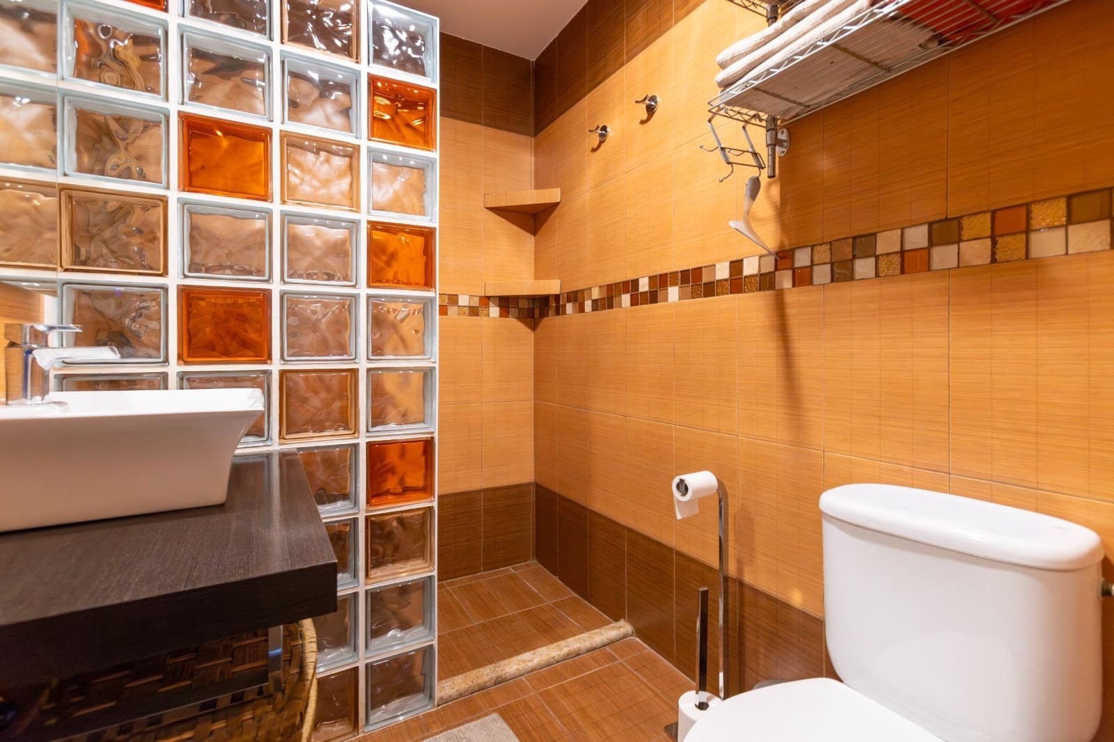 3 makuuhuone Rivitalo myytävänä paikassa Torremolinos mukana uima-altaan 
autotalli - 375 000 € (Ref: 9411153)