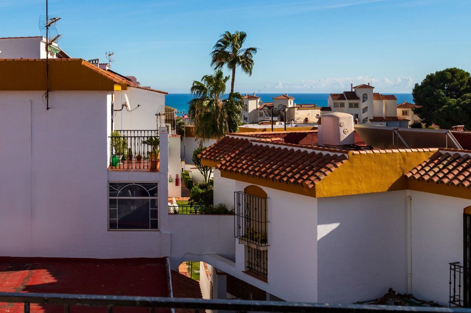 3 makuuhuone Rivitalo myytävänä paikassa Torremolinos mukana uima-altaan 
autotalli - 375 000 € (Ref: 9411153)