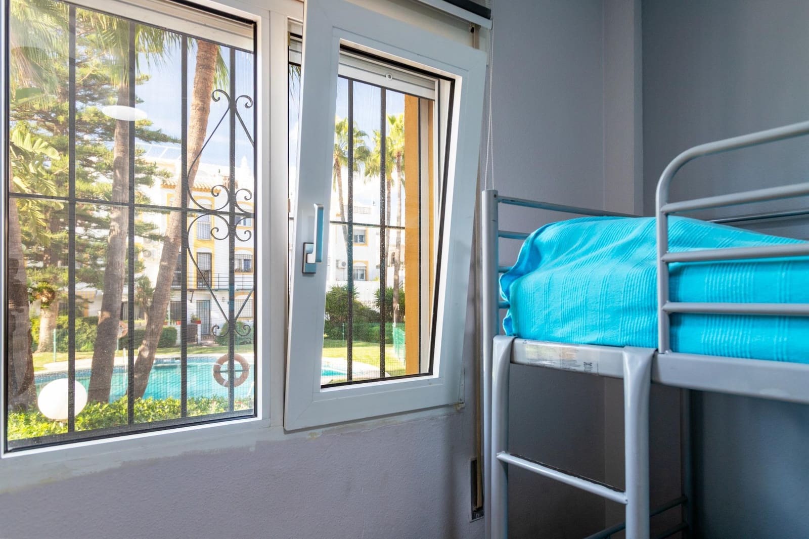 3 makuuhuone Rivitalo myytävänä paikassa Torremolinos mukana uima-altaan 
autotalli - 375 000 € (Ref: 9411153)