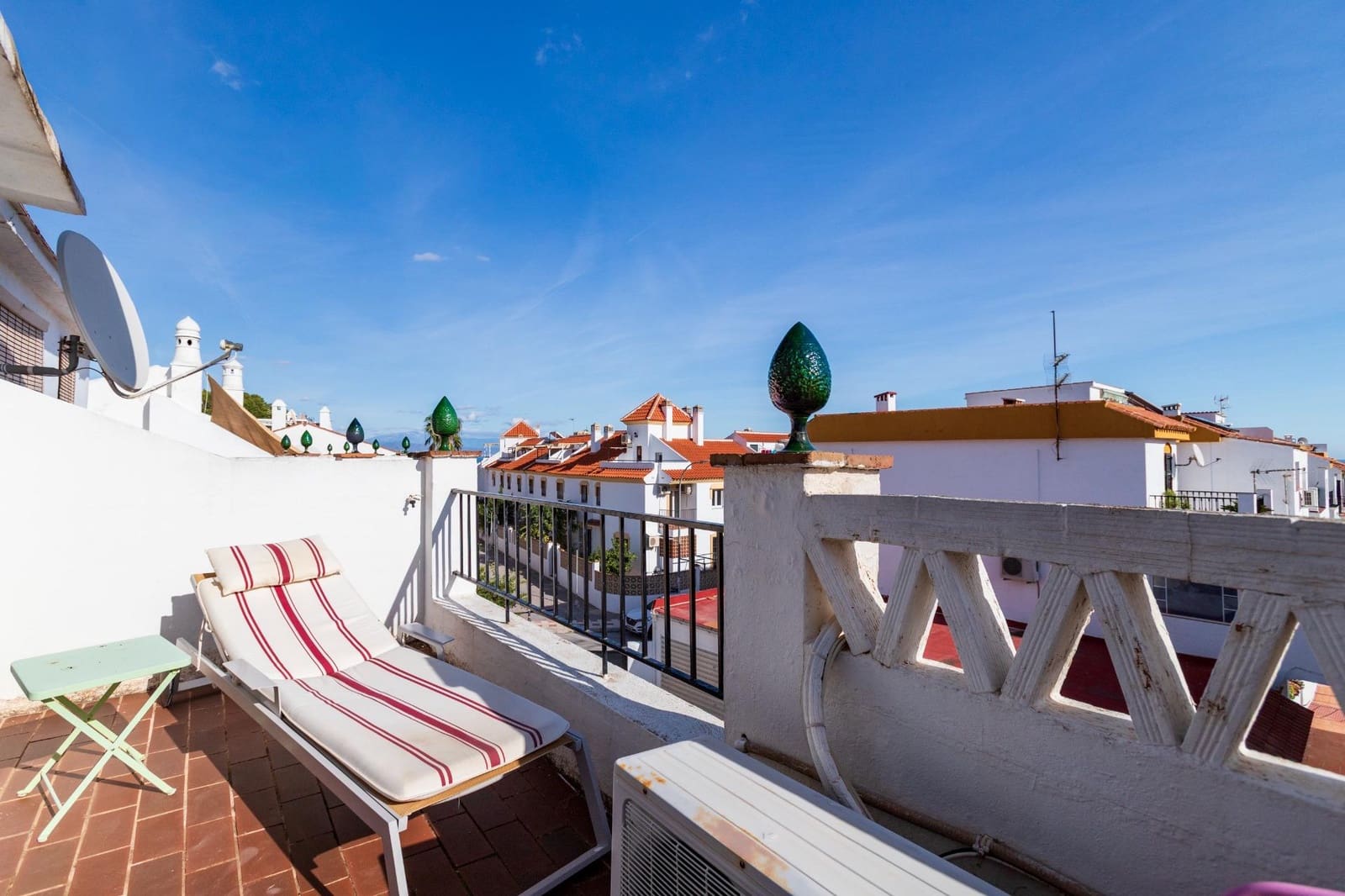 3 makuuhuone Rivitalo myytävänä paikassa Torremolinos mukana uima-altaan 
autotalli - 375 000 € (Ref: 9411153)