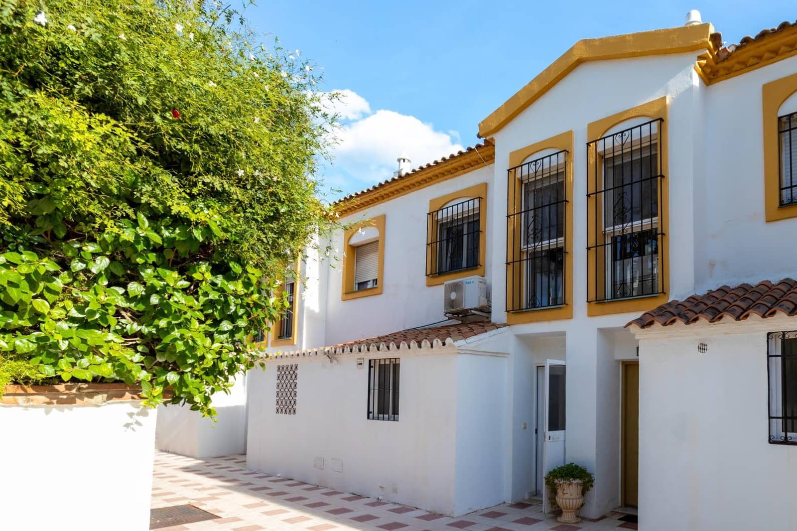 3 makuuhuone Rivitalo myytävänä paikassa Torremolinos mukana uima-altaan 
autotalli - 375 000 € (Ref: 9411153)