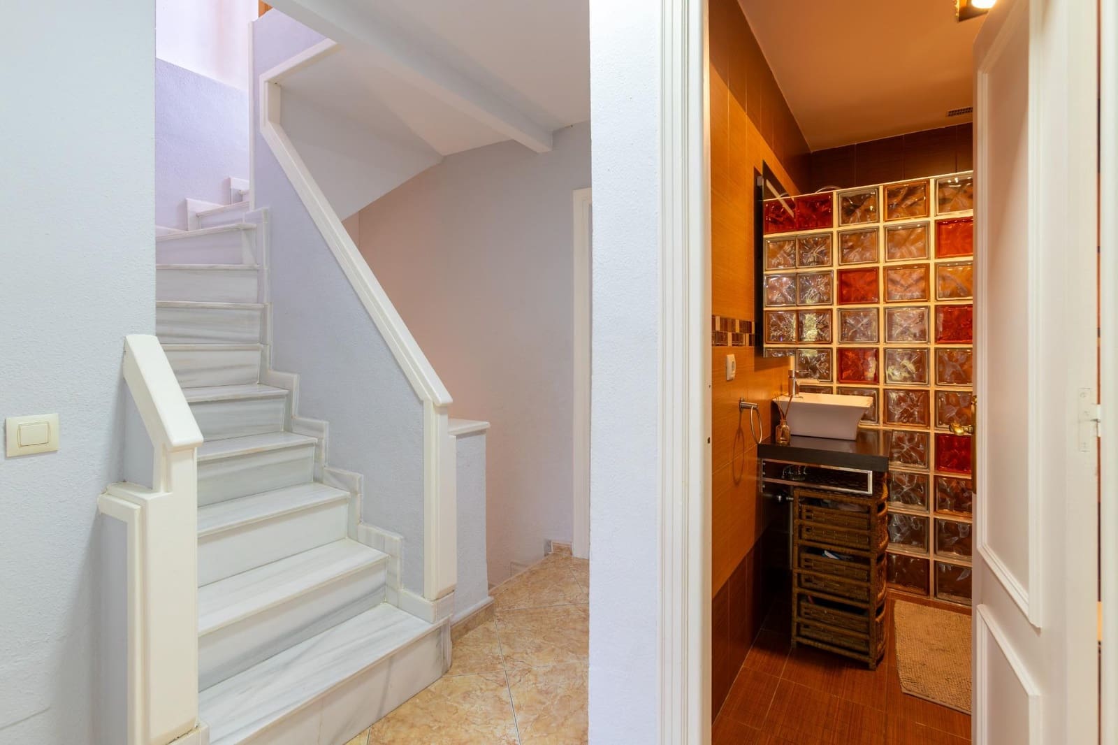 3 makuuhuone Rivitalo myytävänä paikassa Torremolinos mukana uima-altaan 
autotalli - 375 000 € (Ref: 9411153)