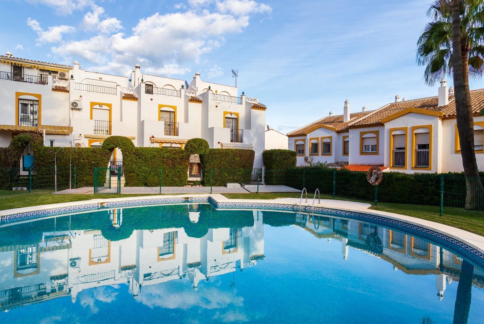 3 makuuhuone Rivitalo myytävänä paikassa Torremolinos mukana uima-altaan 
autotalli - 375 000 € (Ref: 9411153)