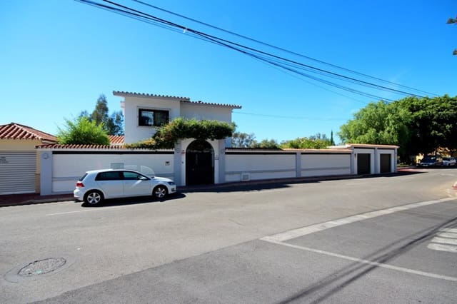 8 soverom Villa til salgs i El Candado, Málaga by med svømmebasseng garasje - € 1 170 000 (Ref: 9417853)