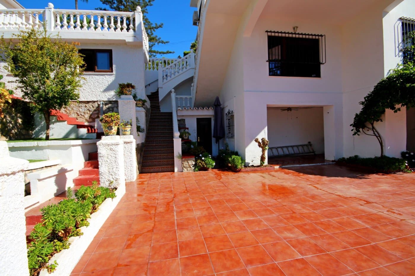 8 soveværelse Villa til salg i Malaga by med swimmingpool garage - € 1.170.000 (Ref: 9417853)