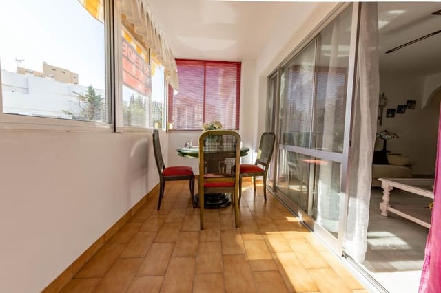 2 makuuhuone Asunto myytävänä paikassa Benalmádena mukana uima-altaan - 259 000 € (Ref: 9431592)