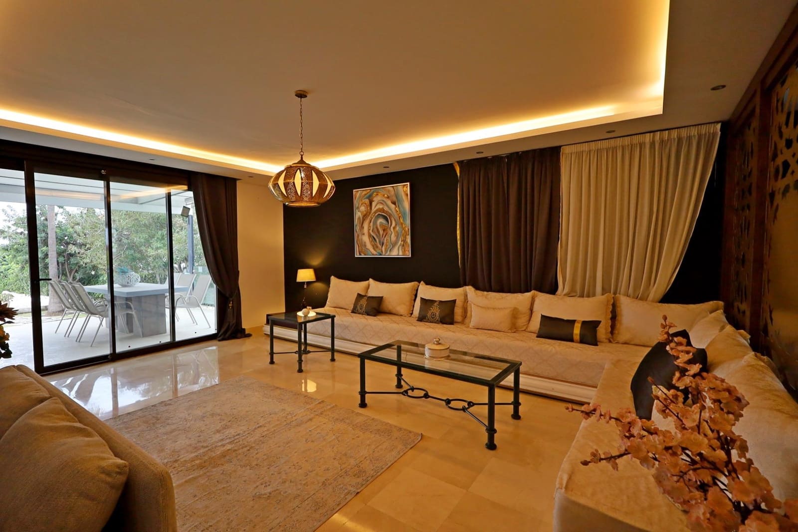 4 soveværelse Semi-Rækkehus til leje i Marbella med swimmingpool garage - € 6.000 (Ref: 9449458)