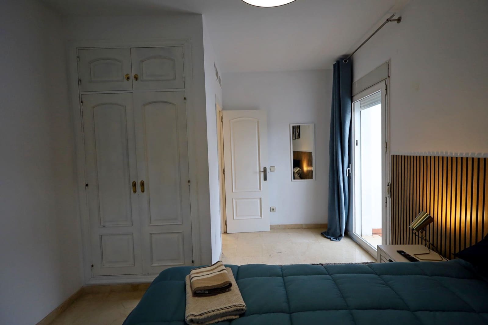 4 soveværelse Semi-Rækkehus til leje i Marbella med swimmingpool garage - € 6.000 (Ref: 9449458)