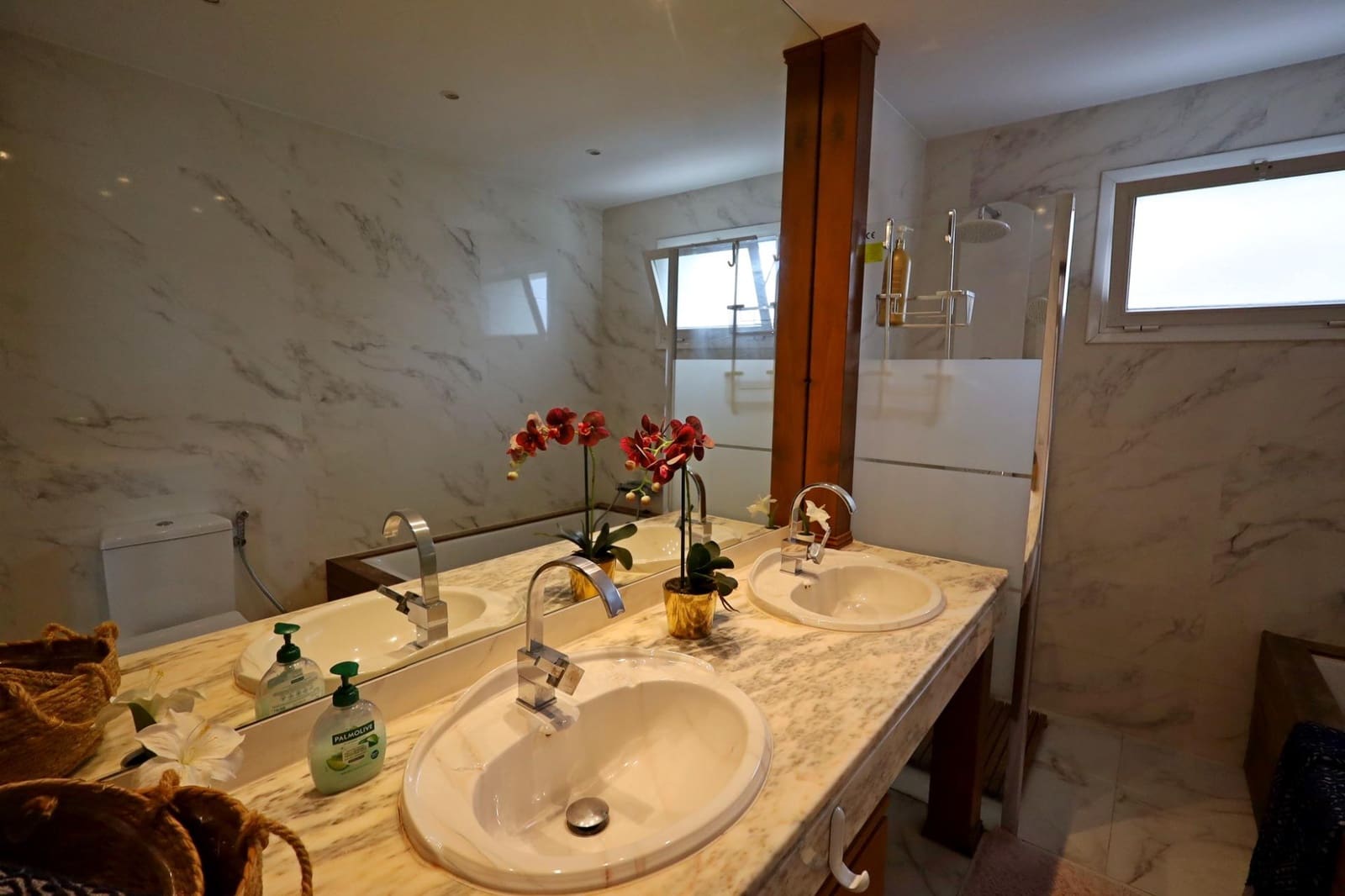 4 soveværelse Semi-Rækkehus til leje i Marbella med swimmingpool garage - € 6.000 (Ref: 9449458)