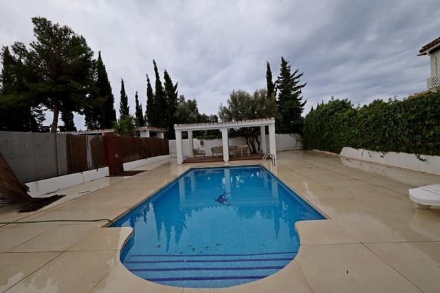 4 makuuhuone Paritalo vuokrattavana paikassa Marbella mukana uima-altaan 
autotalli - 6 000 € (Ref: 9449458)