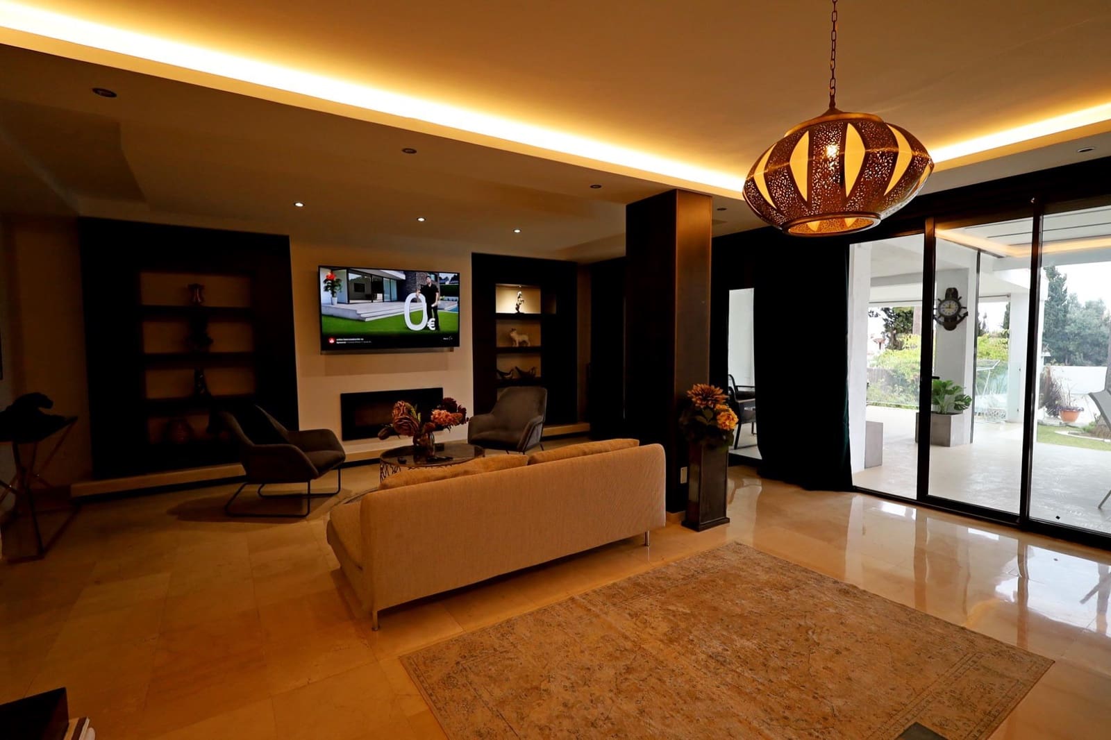 4 soveværelse Semi-Rækkehus til leje i Marbella med swimmingpool garage - € 6.000 (Ref: 9449458)