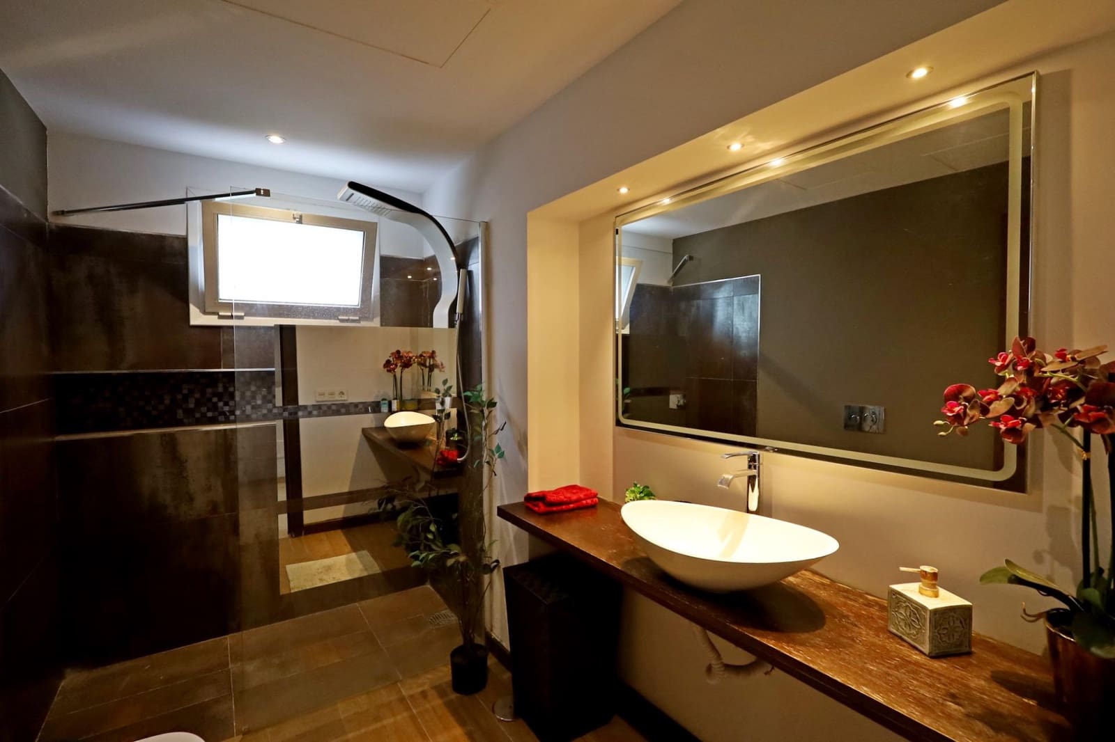 4 soveværelse Semi-Rækkehus til leje i Marbella med swimmingpool garage - € 6.000 (Ref: 9449458)