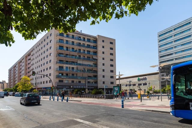 Piso de 2 habitaciones en Parque Ayala, Málaga ciudad en venta con piscina - 545.000 € (Ref: 9452249)