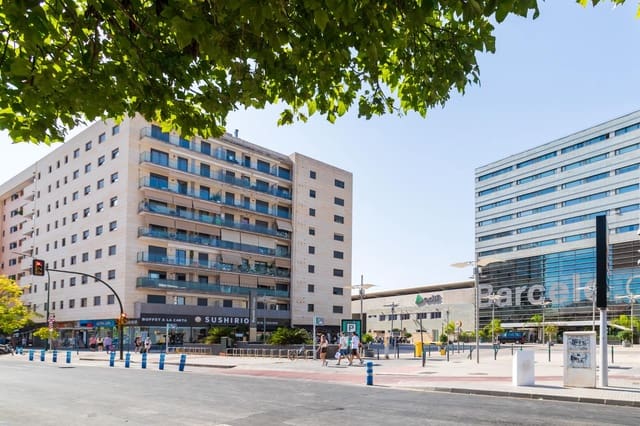 2 slaapkamer Flat te koop in Parque Ayala, Málaga stad met zwembad - € 545.000 (Ref: 9452249)