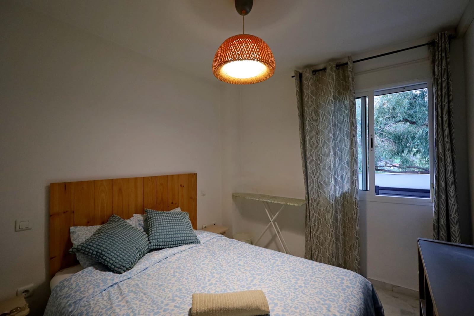 2 quarto Apartamento para arrendar em Torrequebrada com piscina - 1 500 € (Ref: 9474273)