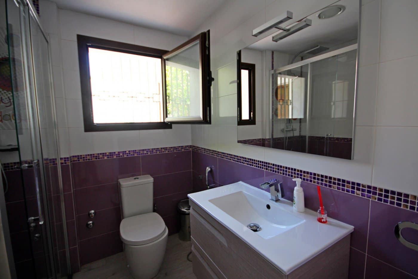 Chalet de 8 habitaciones en Málaga ciudad en venta con piscina garaje - 1.170.000 € (Ref: 9481272)