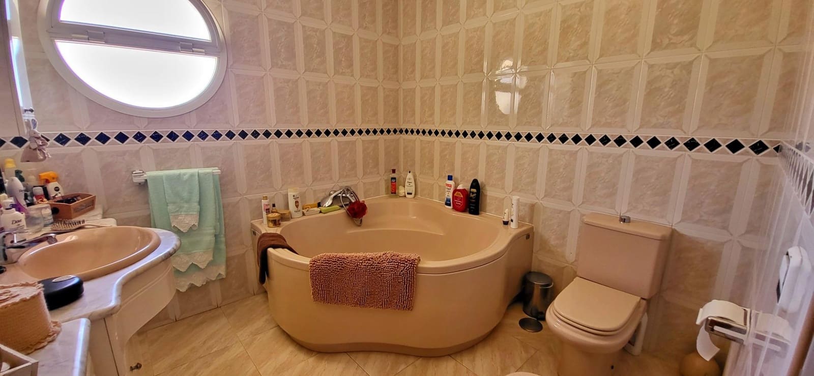 6 bedroom Villa for sale in Rincon de la Victoria with pool garage - € 845,000 (Ref: 9520859)