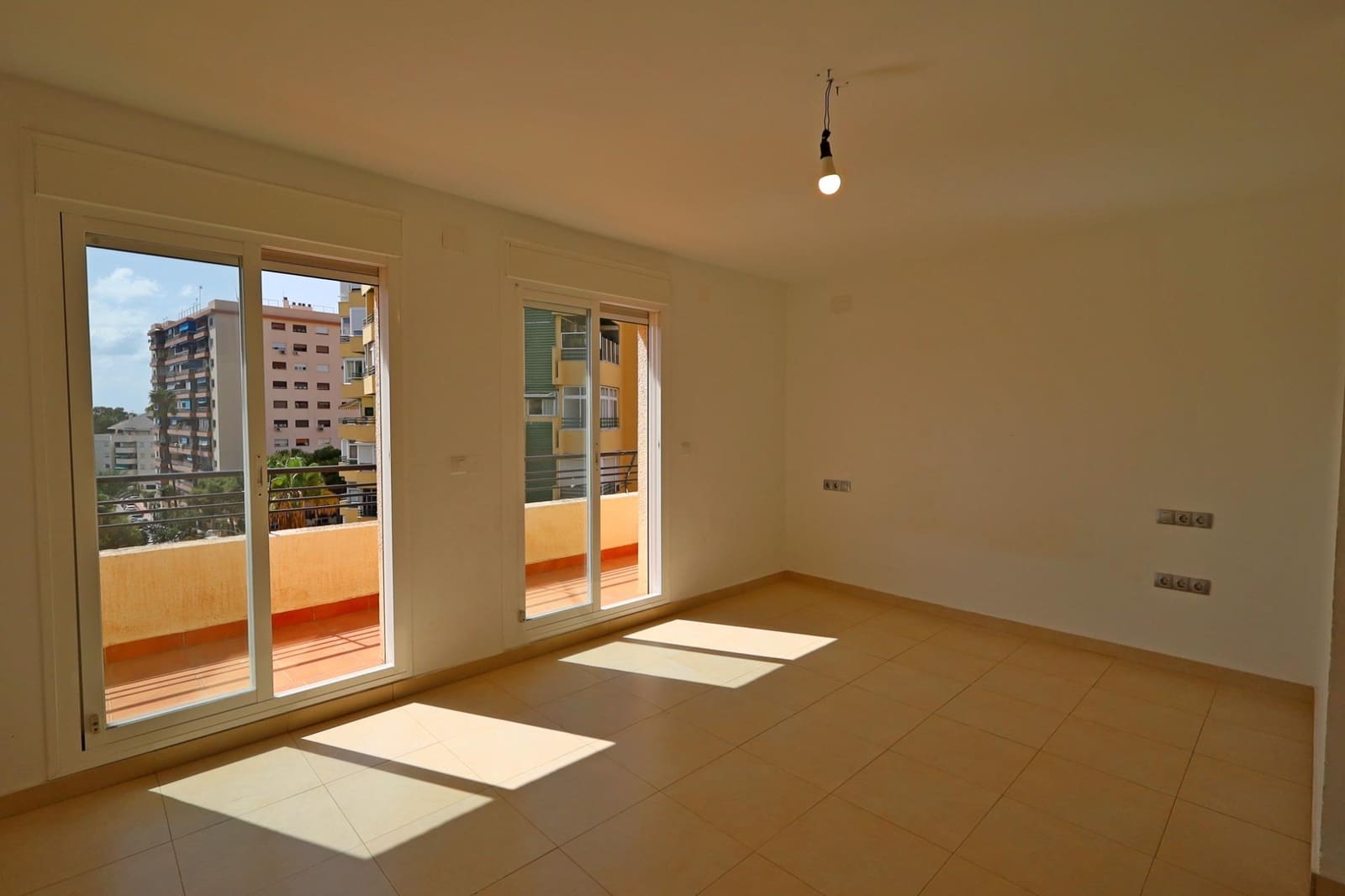 4 sypialnia Penthouse na sprzedaż w Miasto Malaga - 737 000 € (Ref: 9541553)