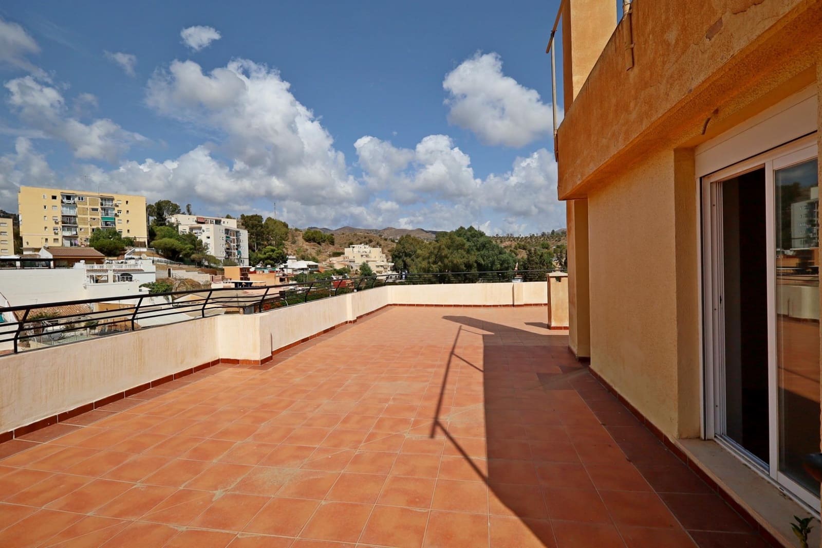 4 sypialnia Penthouse na sprzedaż w Miasto Malaga - 737 000 € (Ref: 9541553)