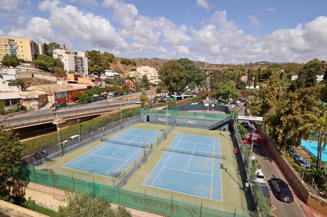 4 sypialnia Penthouse na sprzedaż w El Candado, Miasto Málaga - 737 000 € (Ref: 9541553)