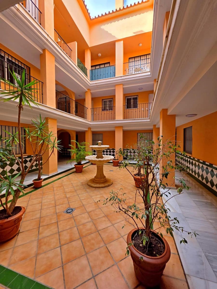 3 bedroom Apartment for rent in Torremolinos with garage - € 1,800 (Ref: 9541554)