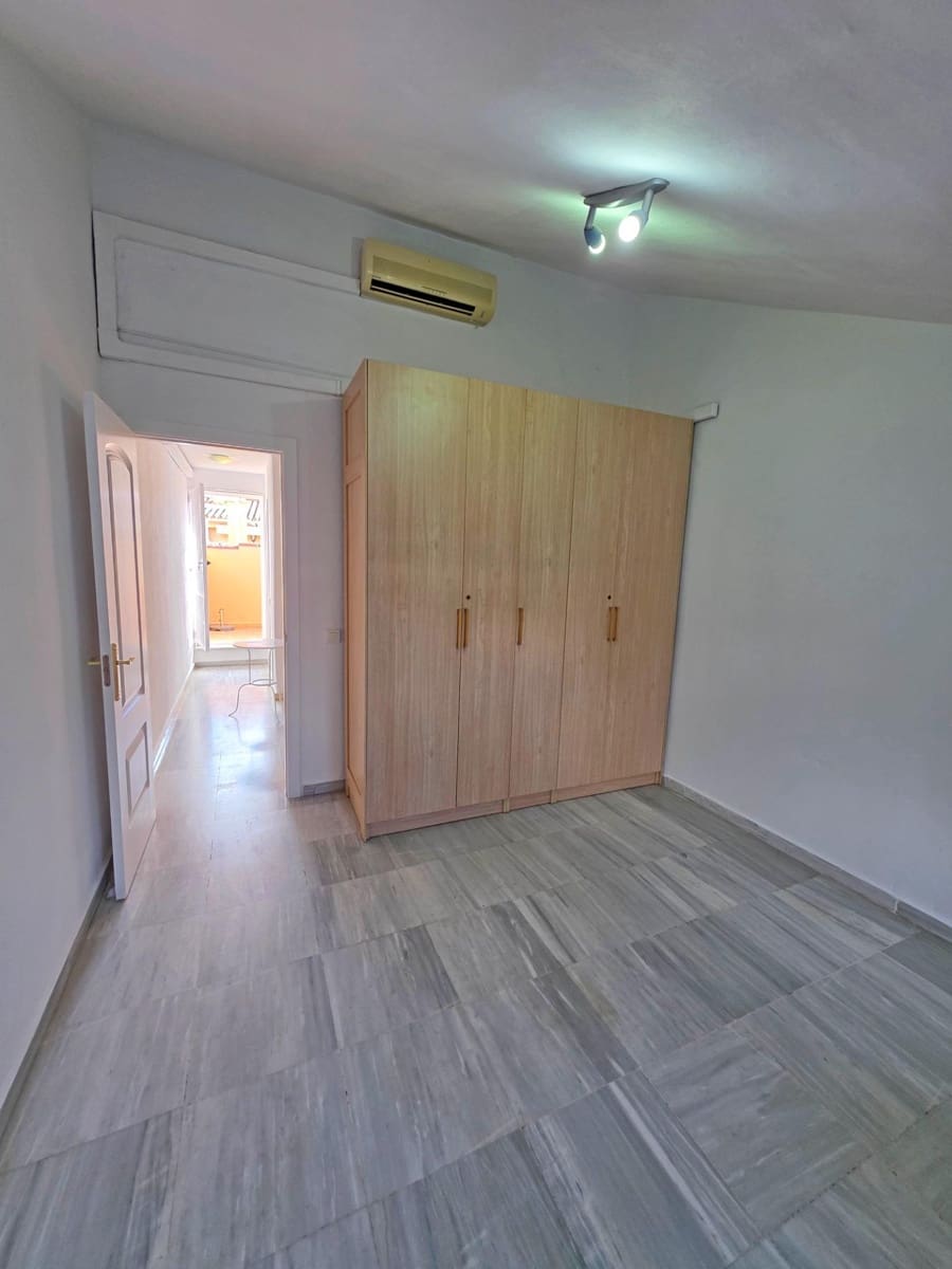 3 bedroom Apartment for rent in Torremolinos with garage - € 1,800 (Ref: 9541554)