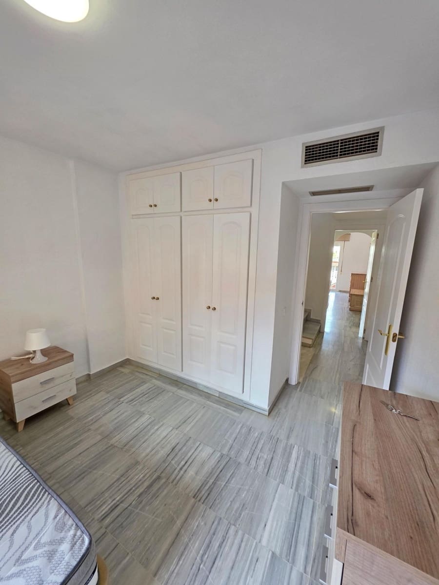 3 bedroom Apartment for rent in Torremolinos with garage - € 1,800 (Ref: 9541554)