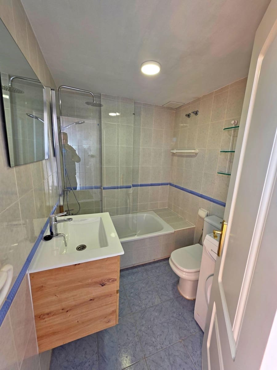 3 bedroom Apartment for rent in Torremolinos with garage - € 1,800 (Ref: 9541554)