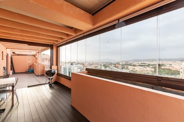 4 sypialnia Penthouse na sprzedaż w Miasto Málaga z basenem garażem - 990 000 € (Ref: 9543790)
