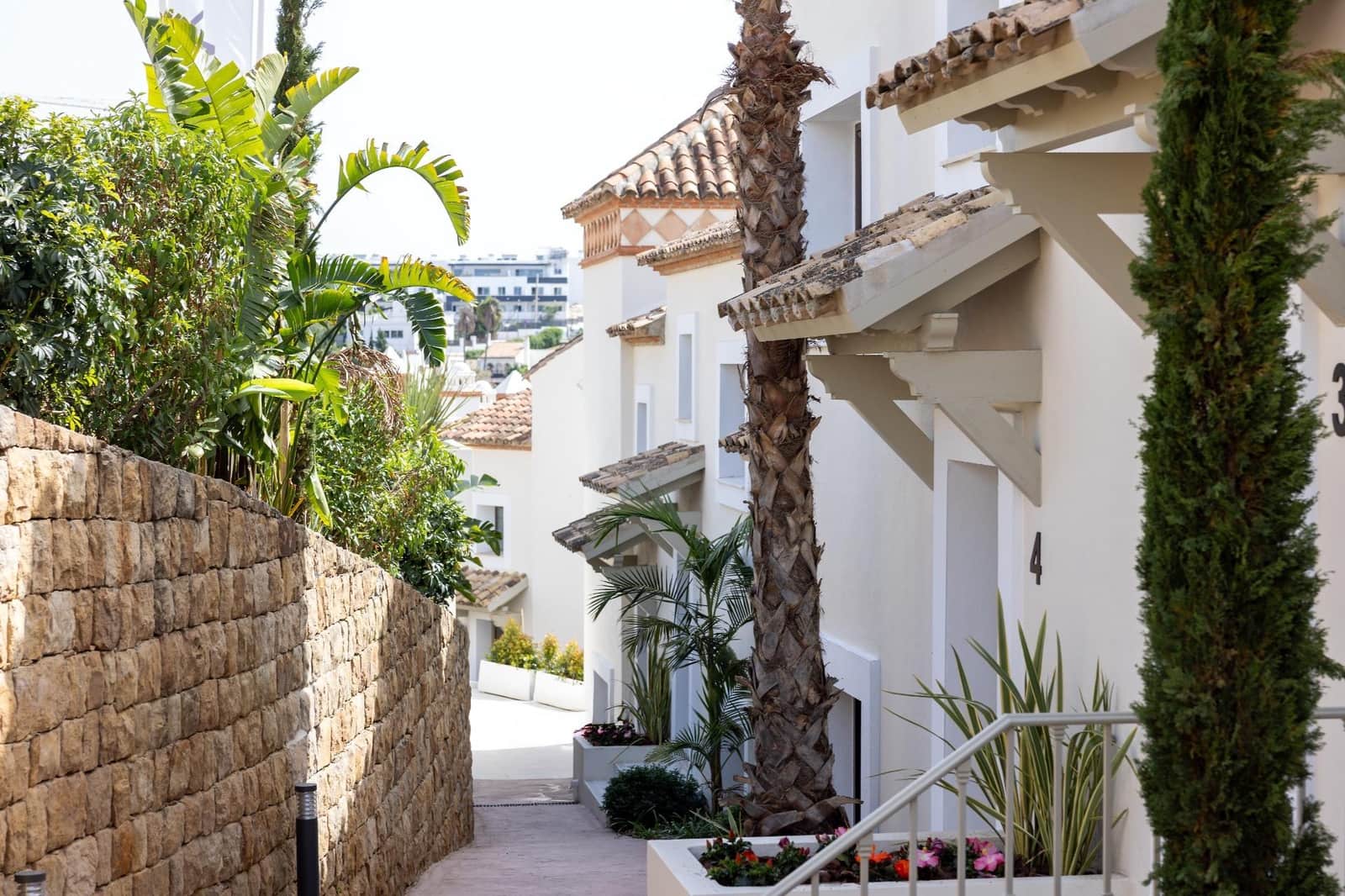 3 sypialnia Dom szeregowy na sprzedaż w Estepona z basenem garażem - 470 250 € (Ref: 9543791)