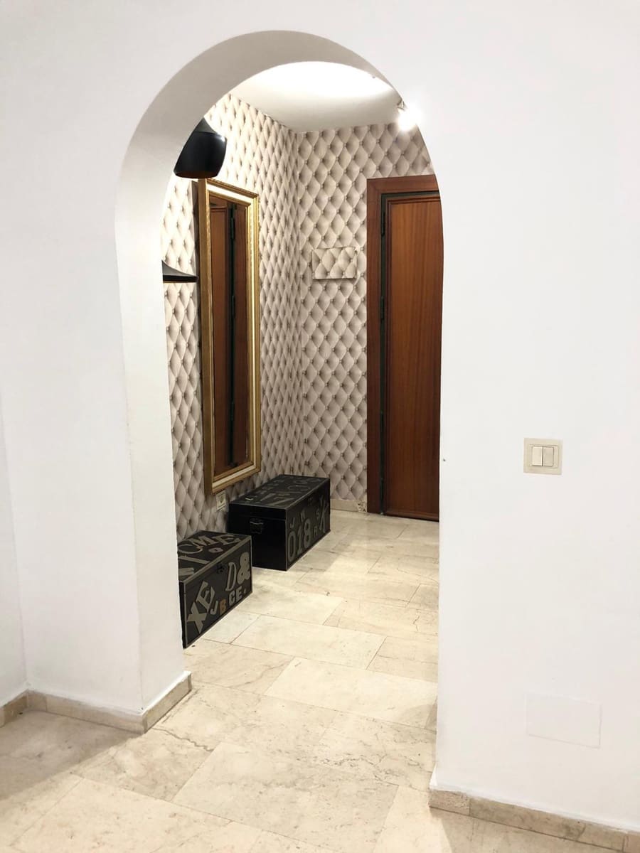 2 soverom Leilighet til salgs i Arroyo de la Miel med svømmebasseng garasje - € 299 000 (Ref: 9561992)