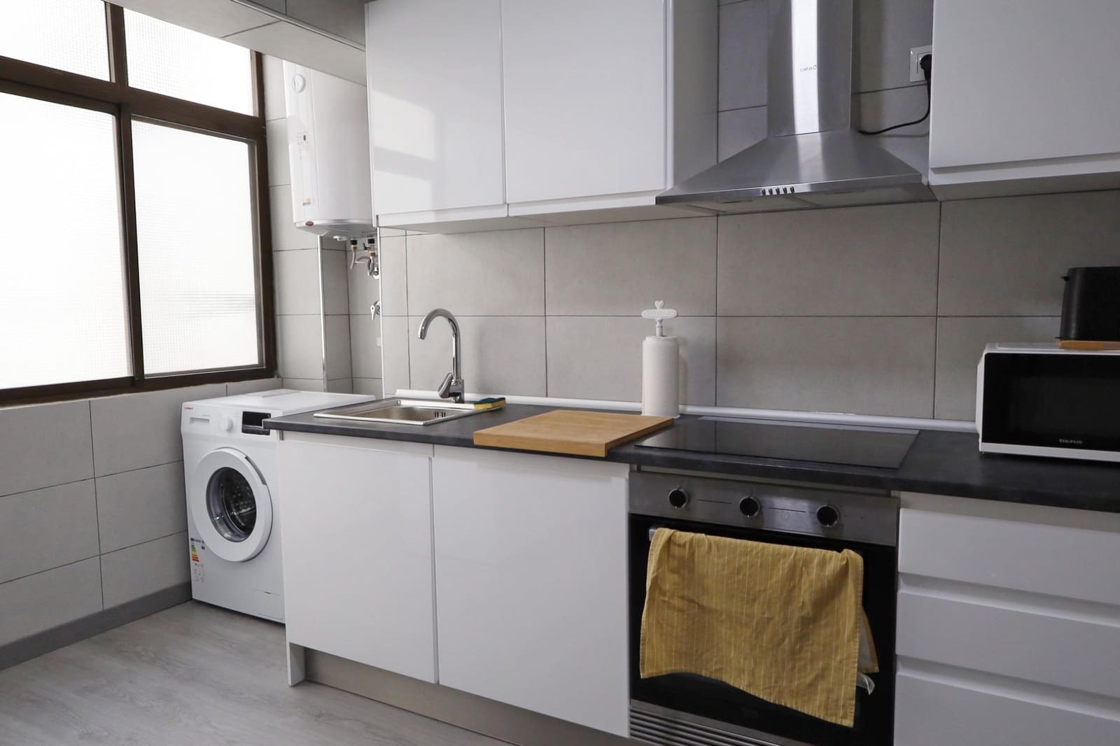 3 bedroom Apartment for sale in Fuengirola with garage - € 360,000 (Ref: 9574765)