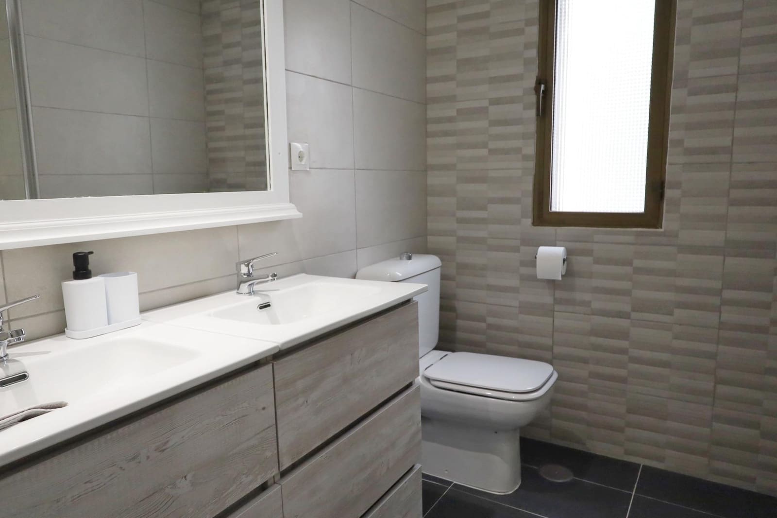 3 bedroom Apartment for sale in Fuengirola with garage - € 360,000 (Ref: 9574765)