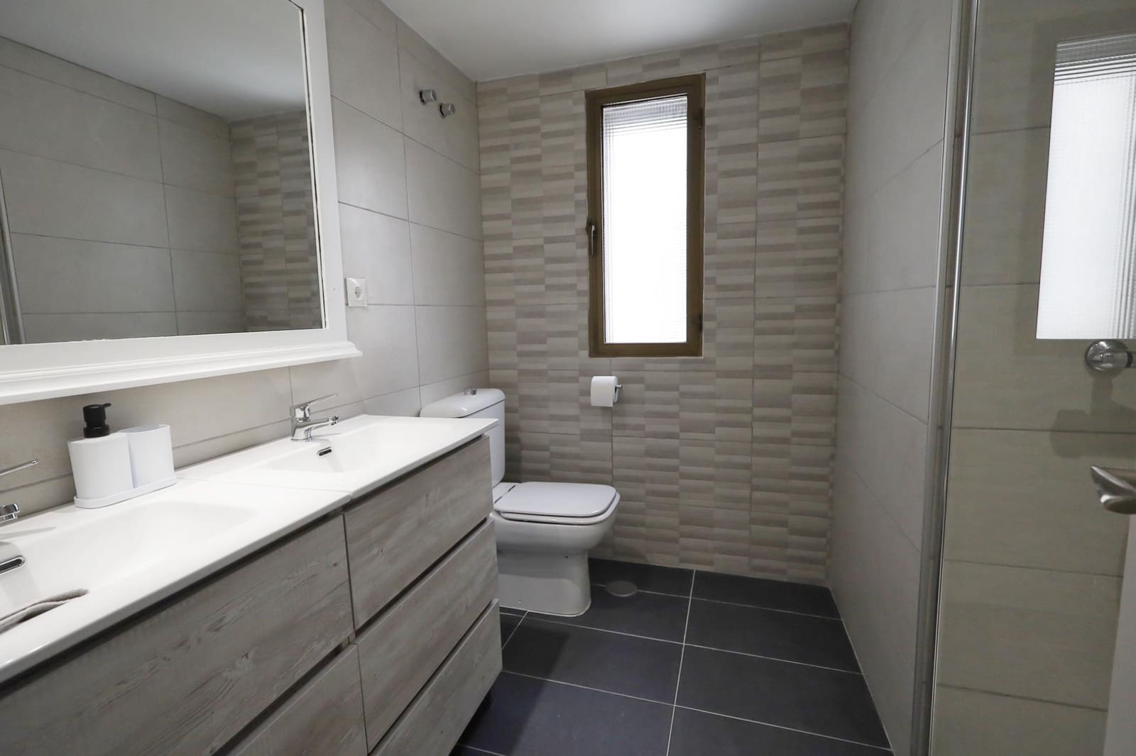 3 bedroom Apartment for sale in Fuengirola with garage - € 360,000 (Ref: 9574765)