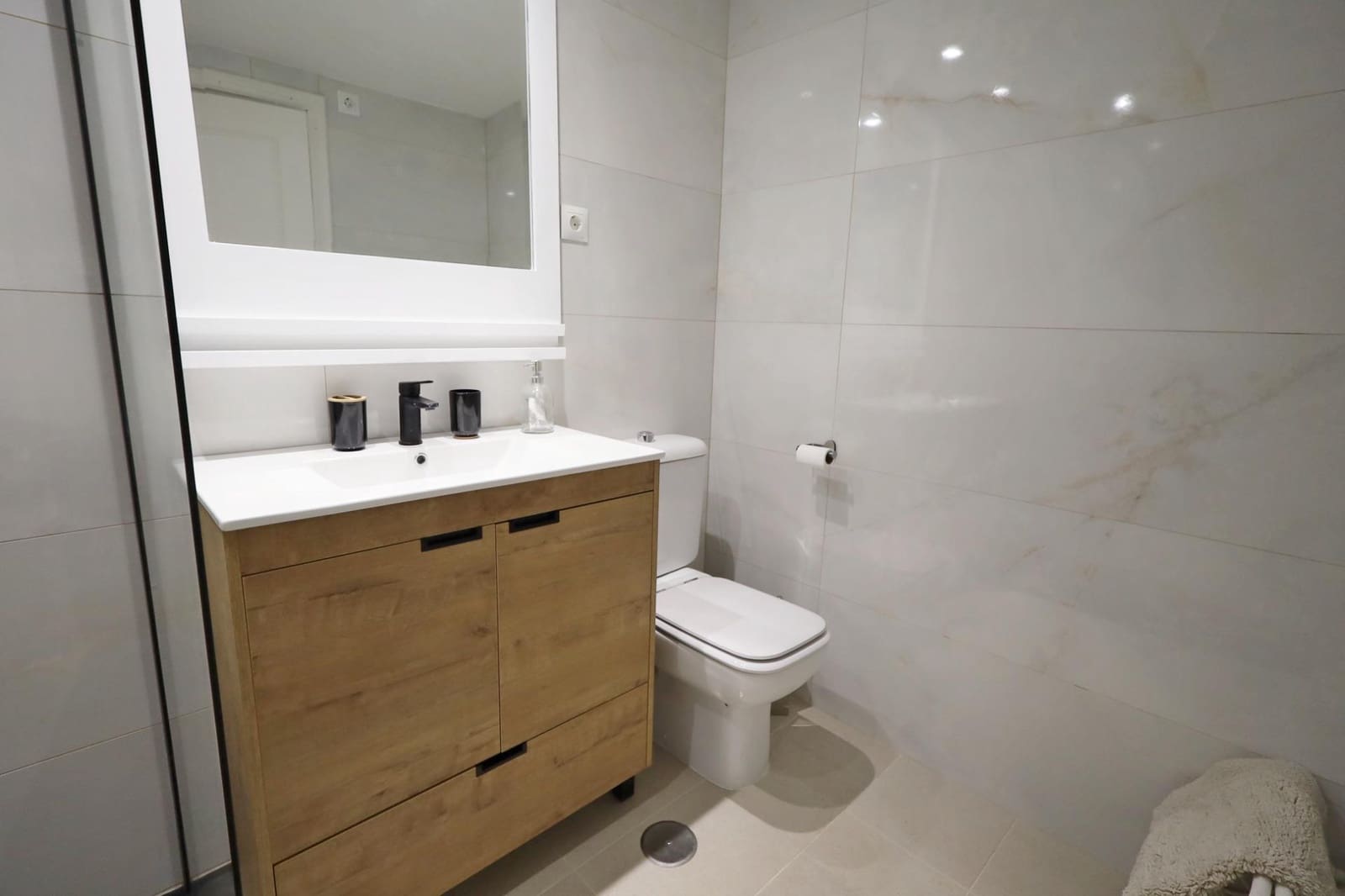 3 bedroom Apartment for sale in Fuengirola with garage - € 360,000 (Ref: 9574765)