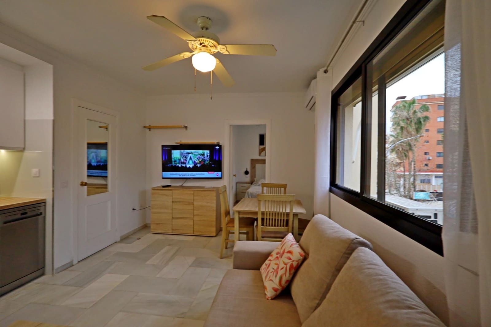 1 soverom Leilighet til leie i Torremolinos med svømmebasseng - € 1 300 (Ref: 9652161)