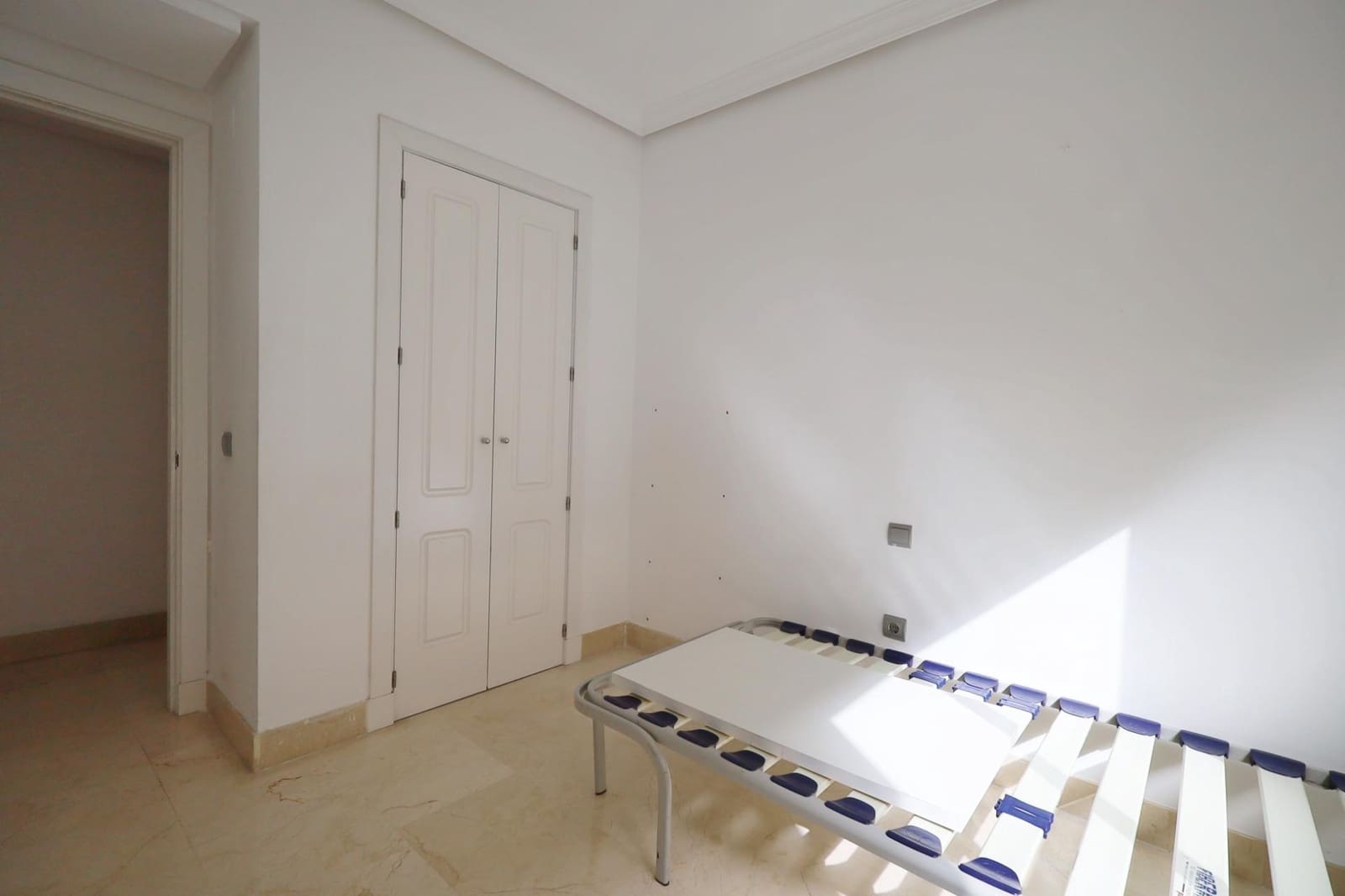 3 bedroom Flat for sale in Torrequebrada with pool garage - € 477,000 (Ref: 9652163)