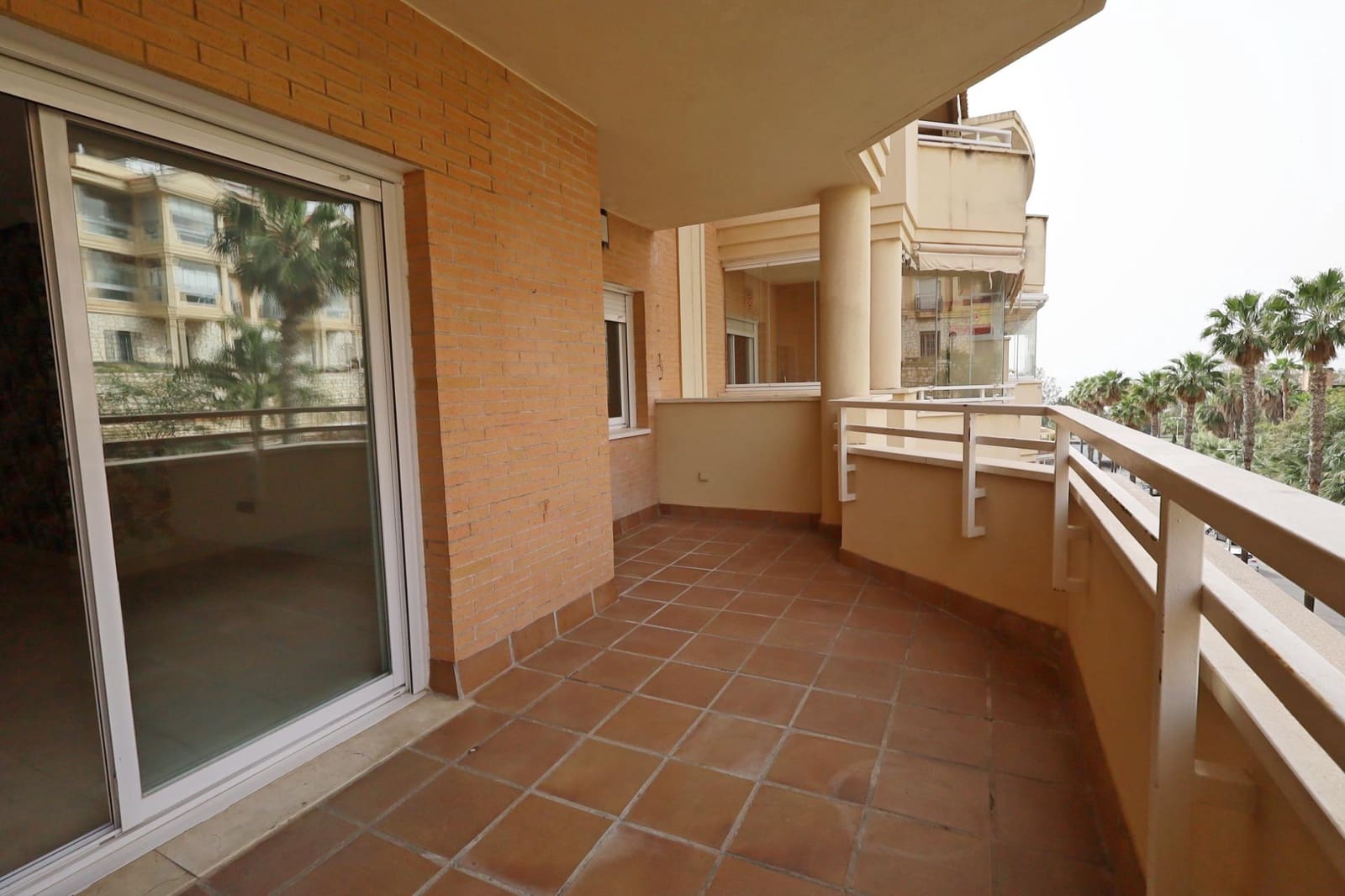 3 bedroom Flat for sale in Torrequebrada with pool garage - € 477,000 (Ref: 9652163)
