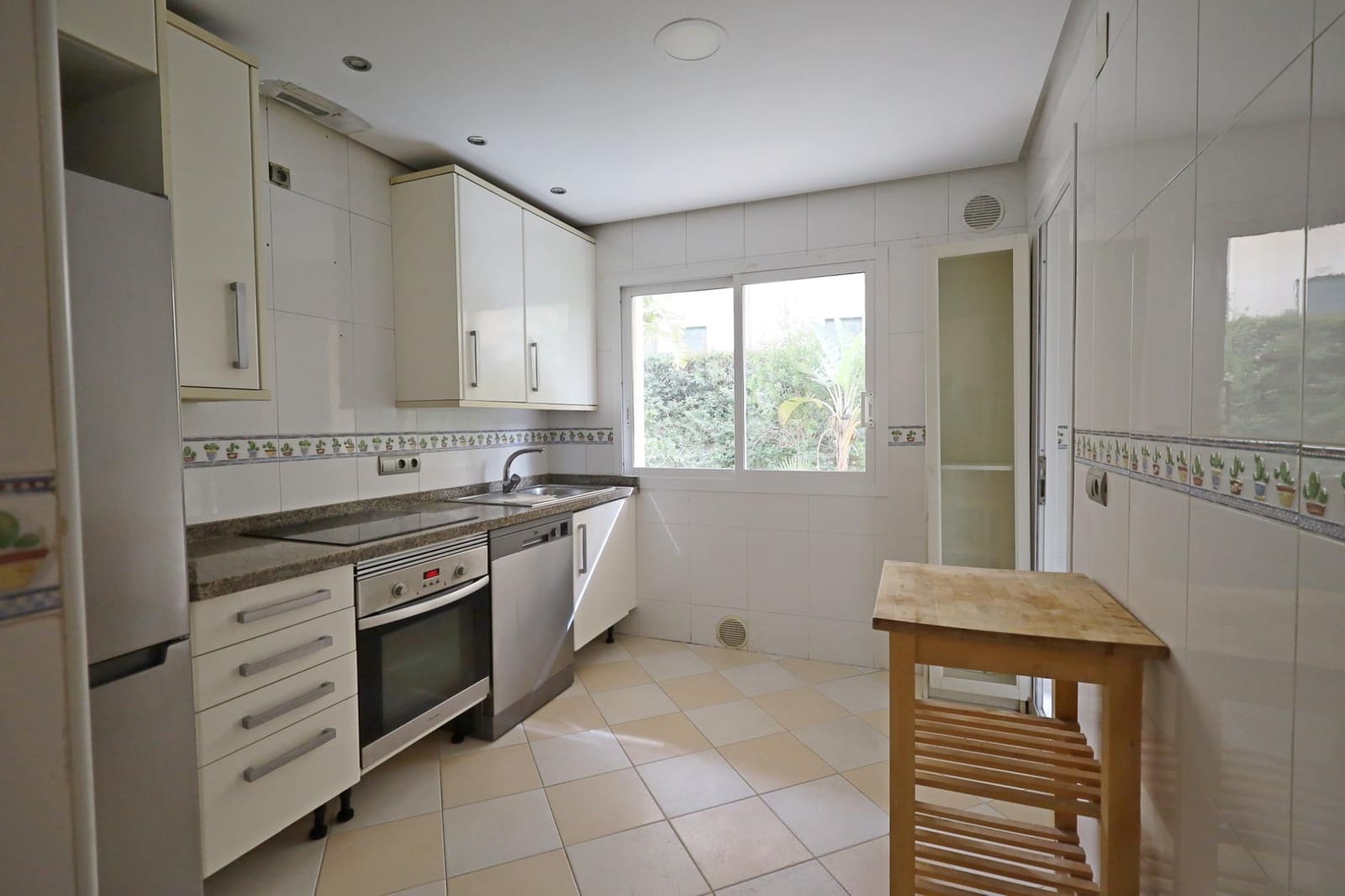 3 bedroom Flat for sale in Torrequebrada with pool garage - € 477,000 (Ref: 9652163)