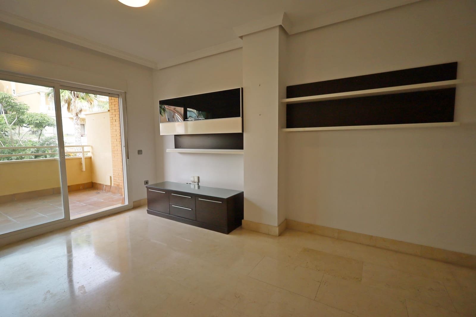 3 bedroom Flat for sale in Torrequebrada with pool garage - € 465,000 (Ref: 9652163)