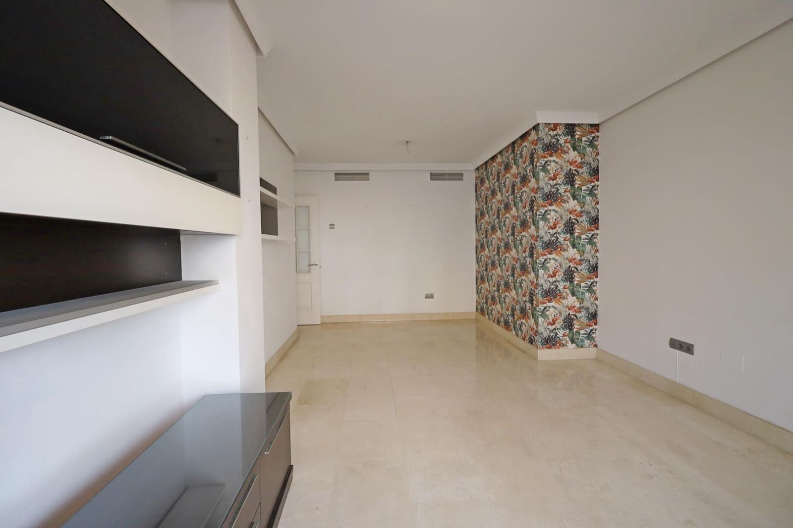 3 bedroom Flat for sale in Torrequebrada with pool garage - € 465,000 (Ref: 9652163)