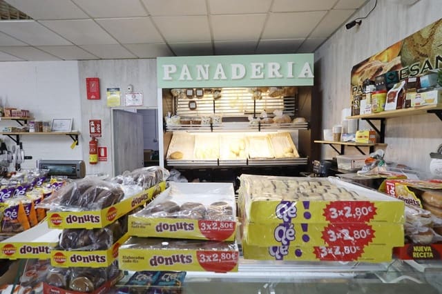 Kommersiell til leie i Benalmádena - € 1 250 (Ref: 9661979)