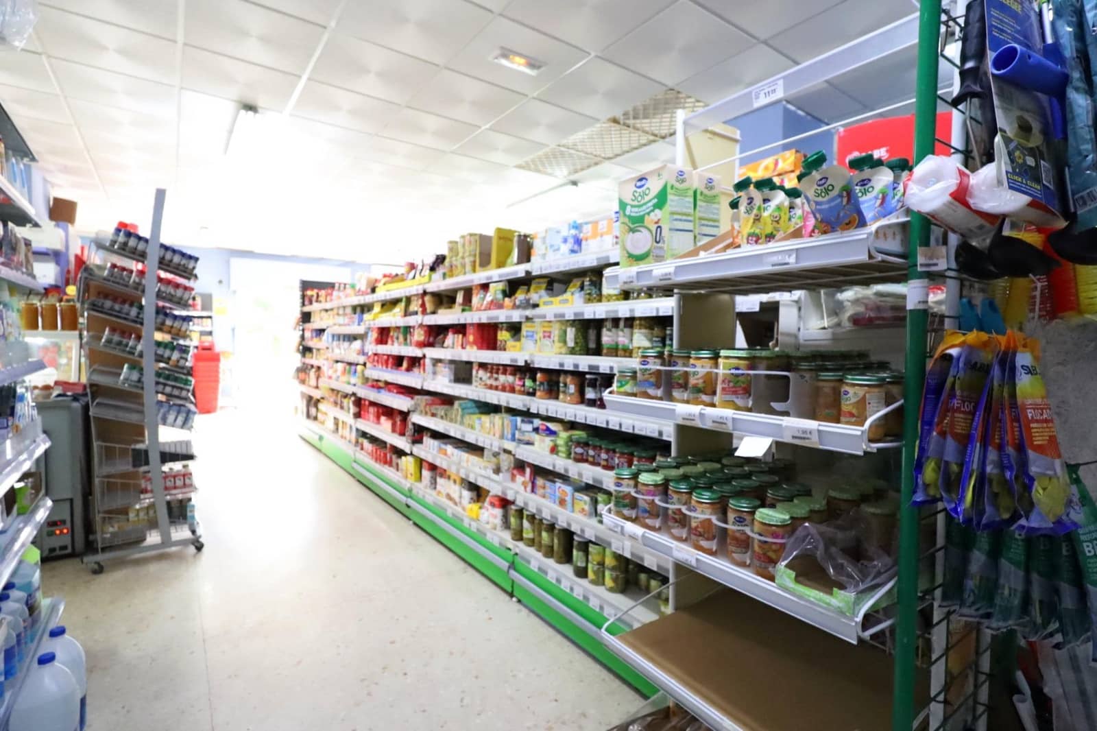 Commercial for rent in Benalmadena - € 1,250 (Ref: 9661979)