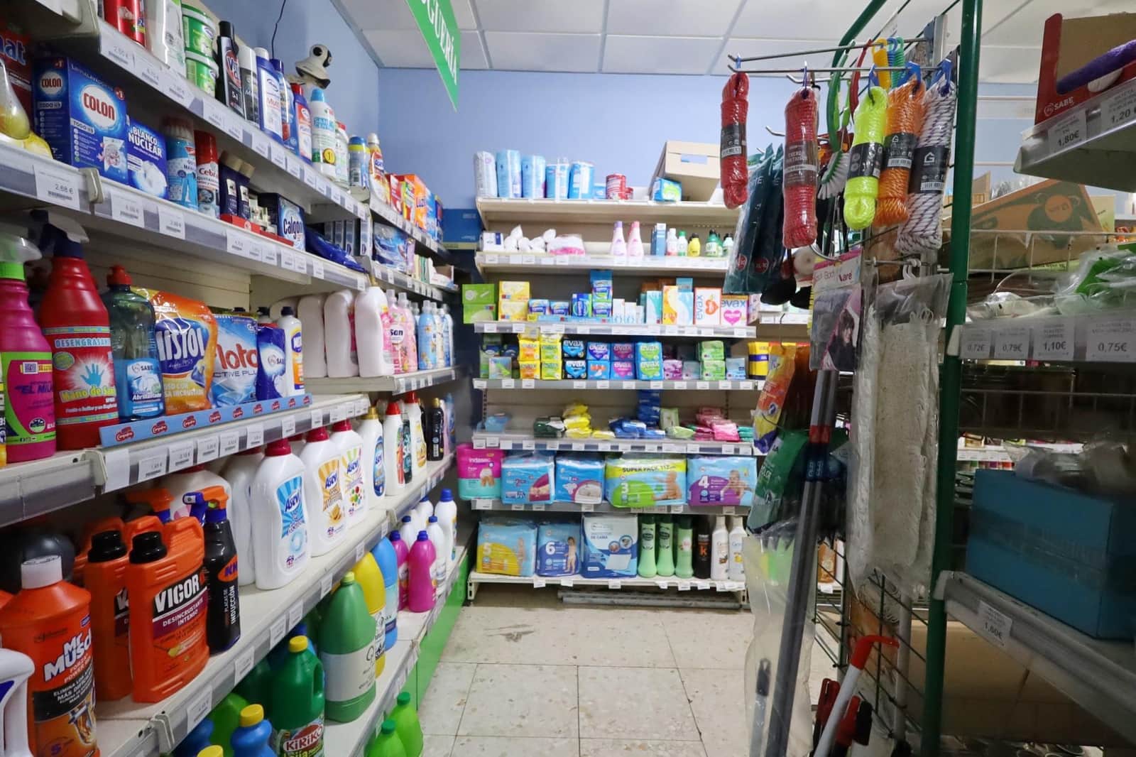 Commercial for rent in Benalmadena - € 1,250 (Ref: 9661979)