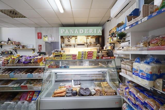 Kommersiell til leie i Benalmádena - € 1 250 (Ref: 9661979)