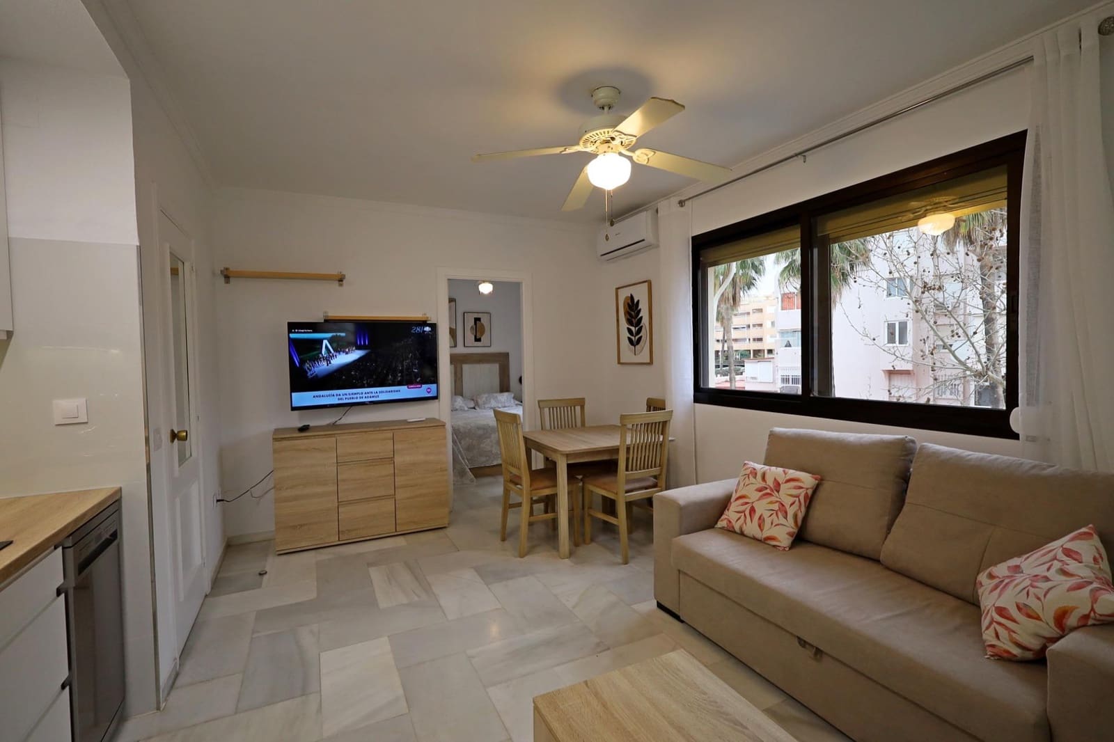 Piso de 1 habitación en Torremolinos en alquiler con piscina - 1.300 € (Ref: 9690901)