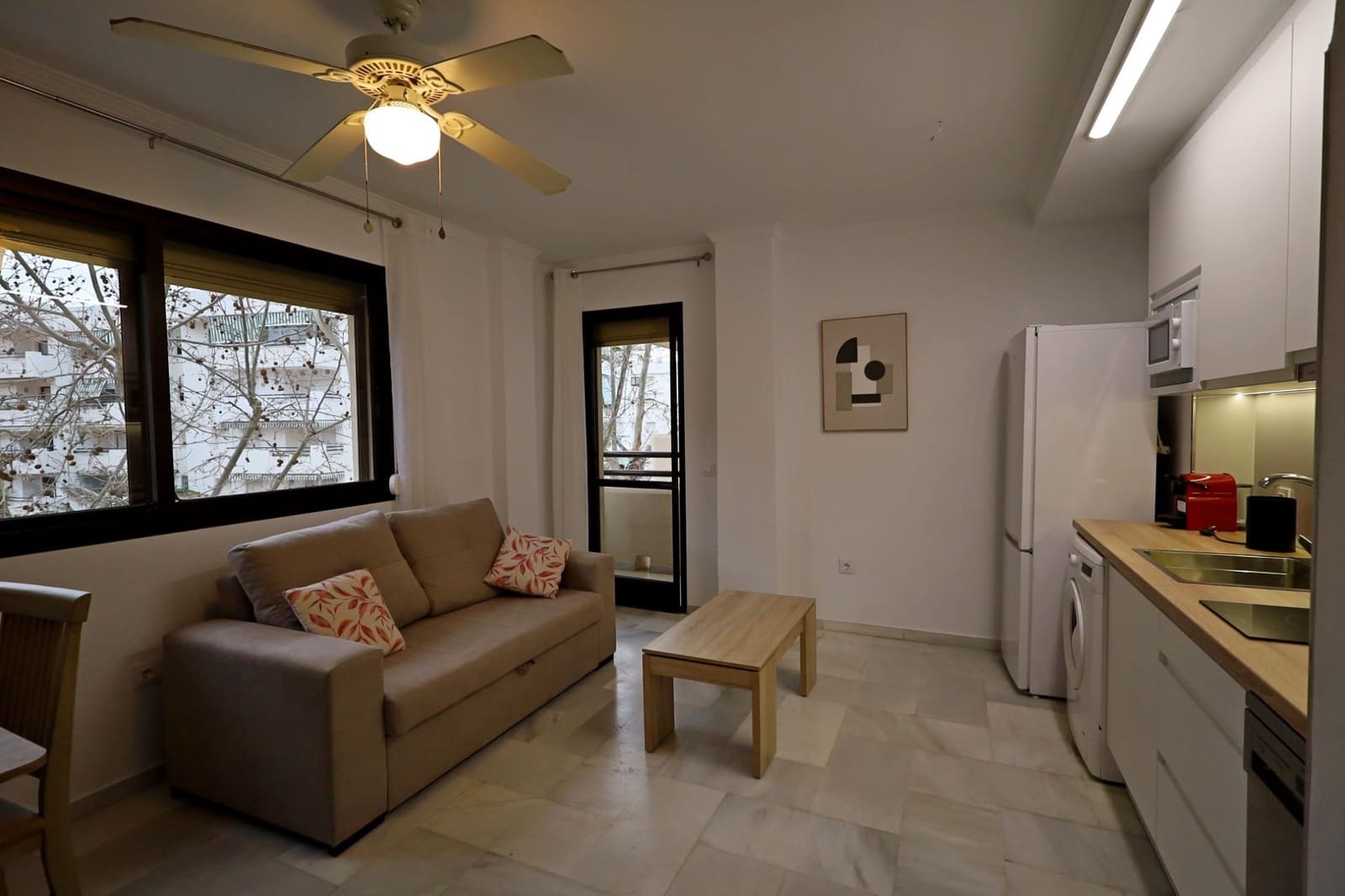 Piso de 1 habitación en Torremolinos en alquiler con piscina - 1.300 € (Ref: 9690901)