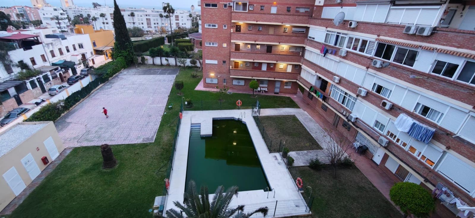2 Zimmer Wohnung zu vermieten in Torremolinos mit Pool - 1.200 € (Ref: 9721830)